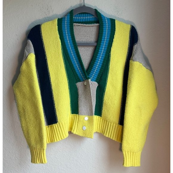 Unbranded Sweaters - Retro Look womens size Medium sweater cardigan chunky knit cropped